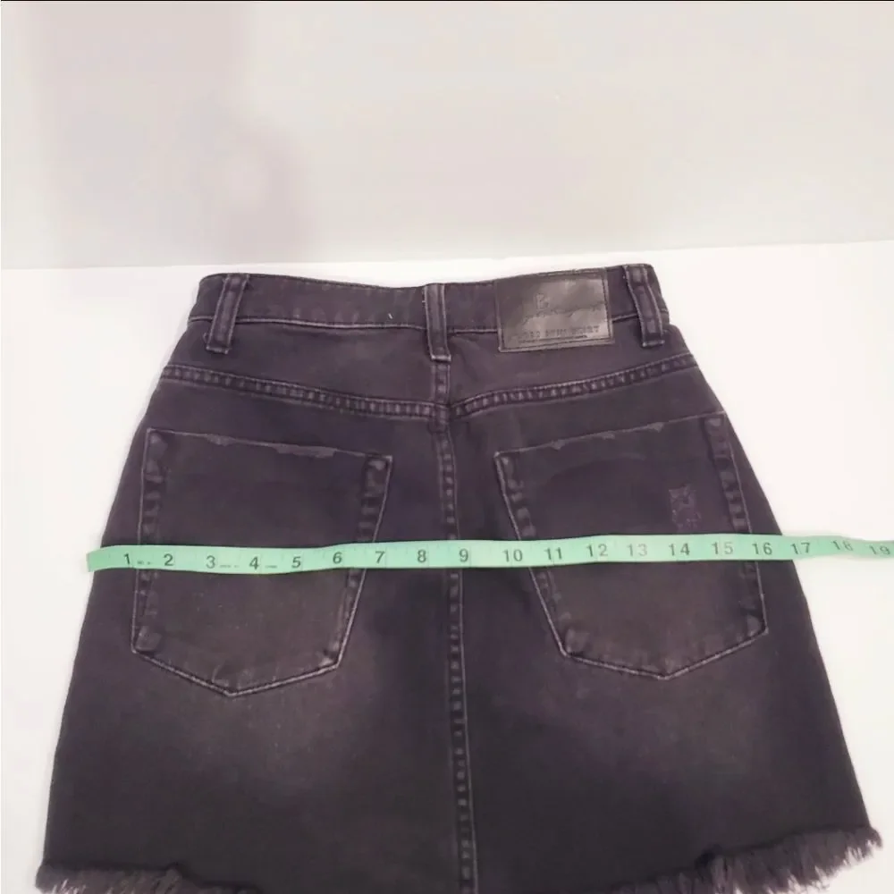 5$25 One teaspoon 2020 y2k style mini denim skirt black wash size 22 / XXS